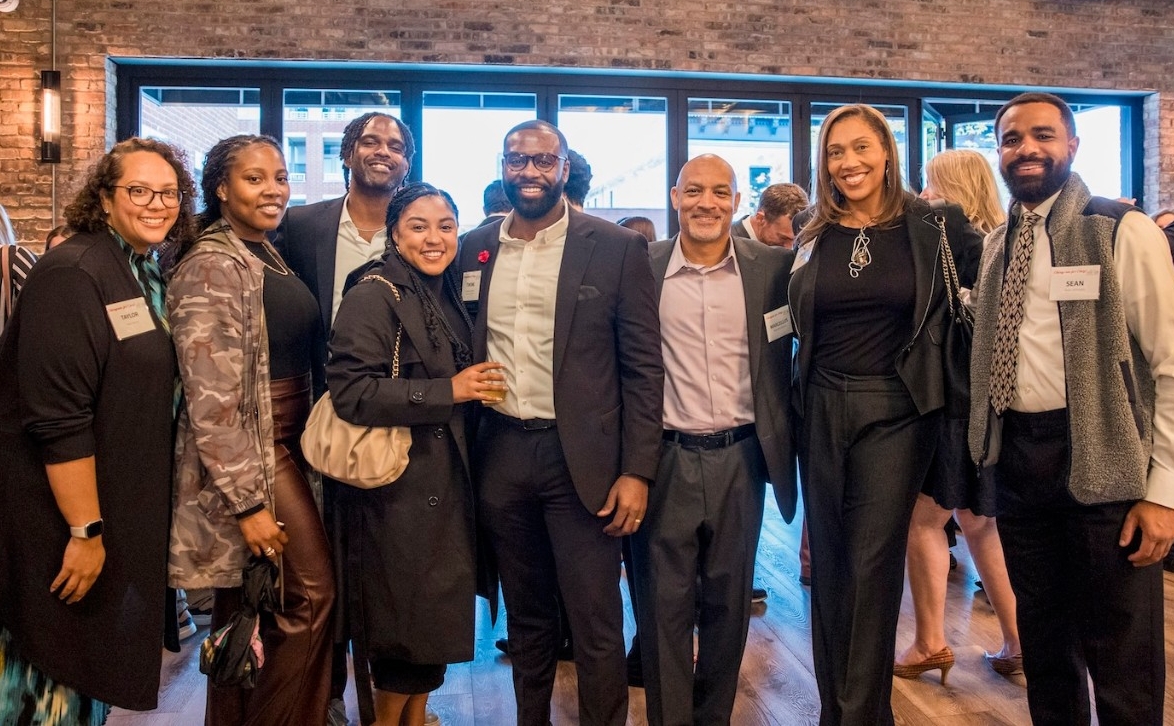 group of alumni at the Chicagoans for Cincy! Celebration