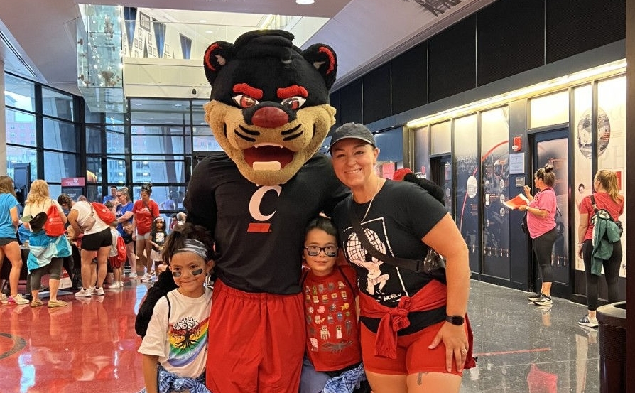 Princesa with 2 small children and Bearcat