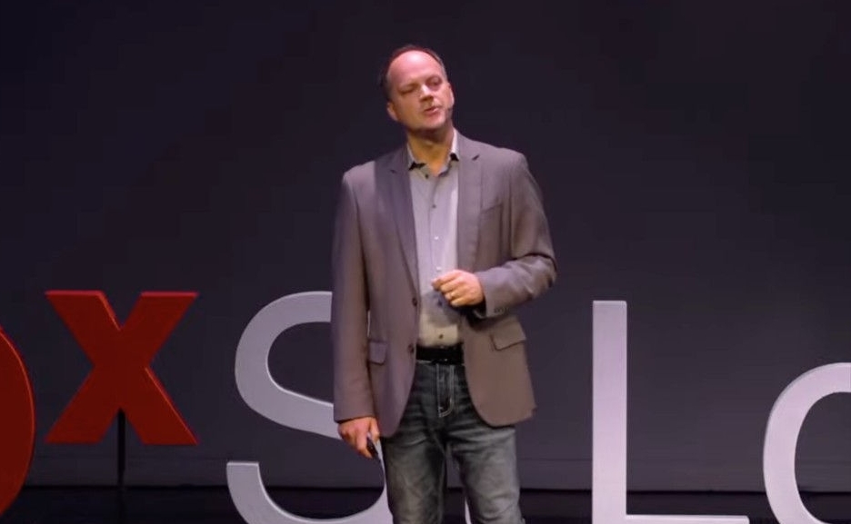 Sean presenting on the TEDxStLouis stage