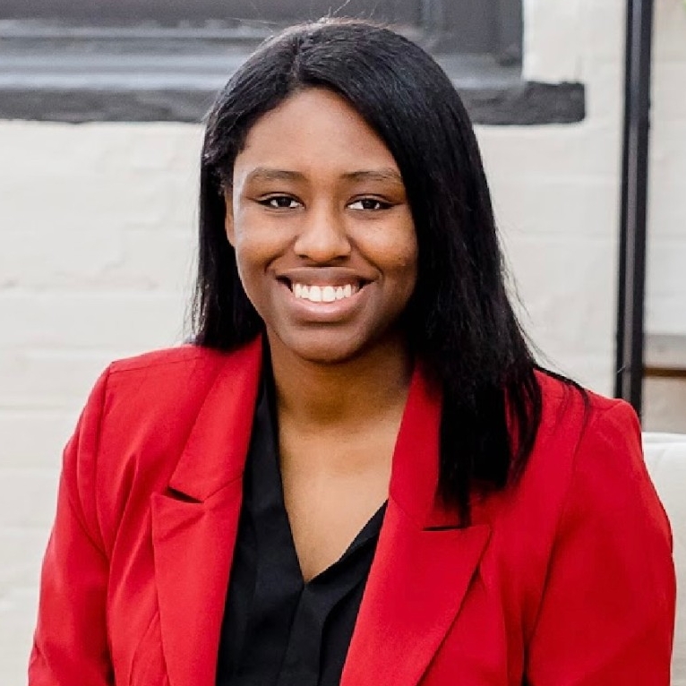 Ania Crosby headshot